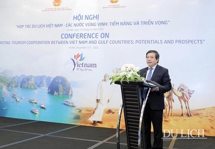 Thứ trưởng Bộ VHTTDL Đoàn Văn Việt phát biểu